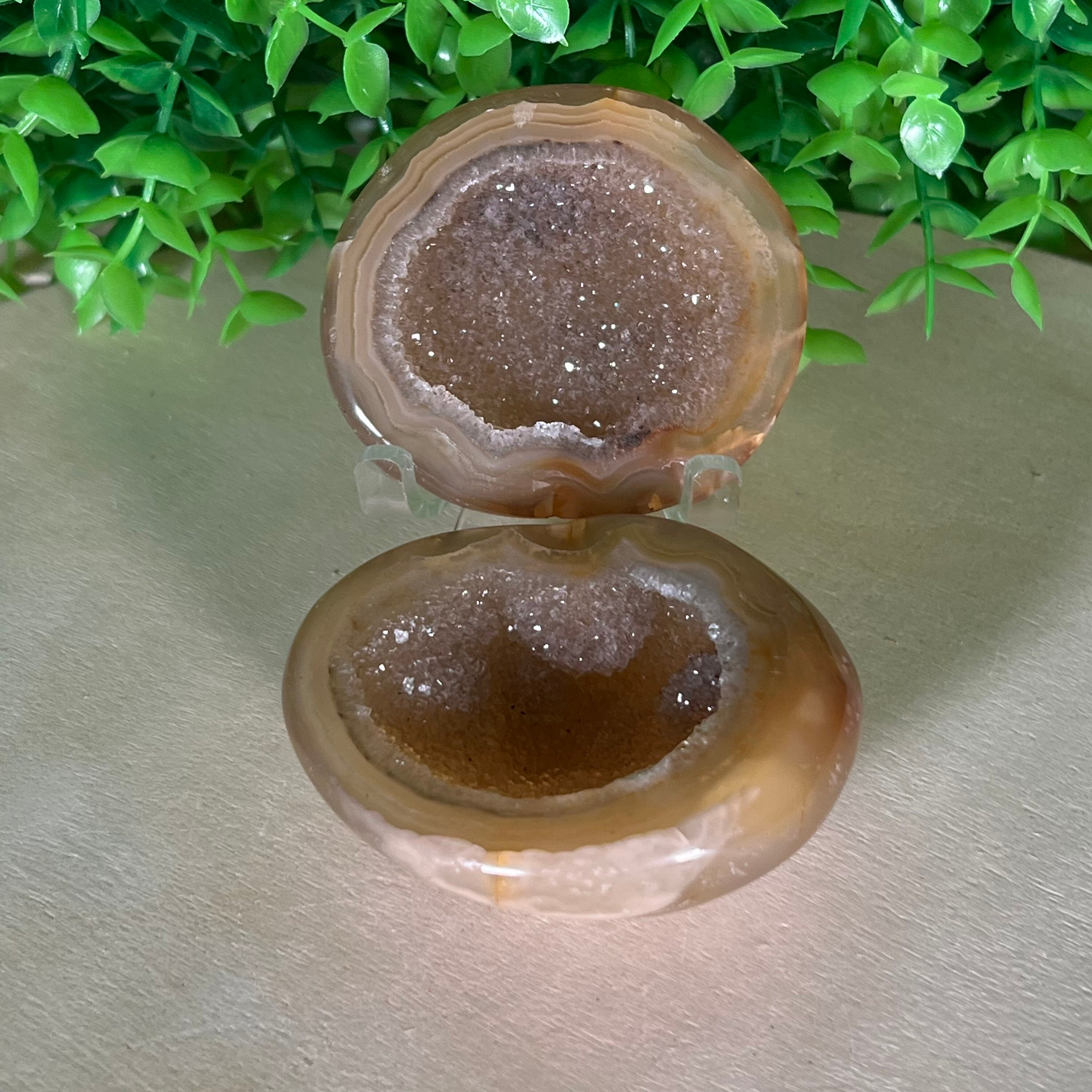 A85 natuurlijke ronde druzy helder/bruine quartz agaatdoos "sieradendoos" gepolijste bruine agaat chalcedoon geode één agaat in 2 delen geslepen genezing