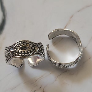 Antique Silver Oxidized Toe Ring: Indian Boho Tribal Jewelry