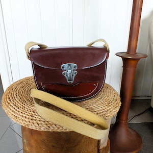 Sac à main vintage unique en cuir rigide fait main