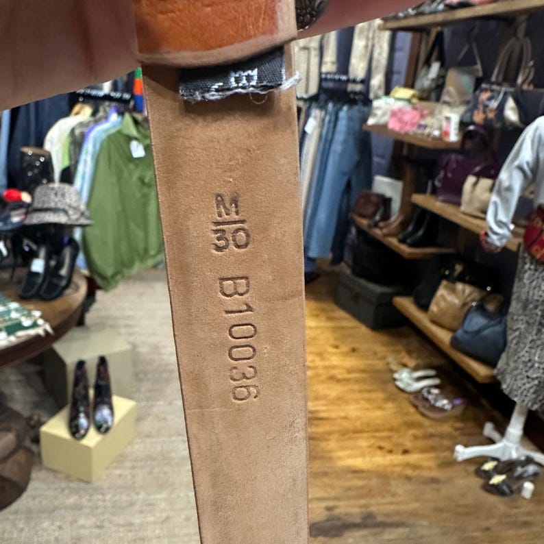 Ceinture western en cuir cognac Brighton avec breloques coeur argentées gravées M image 5