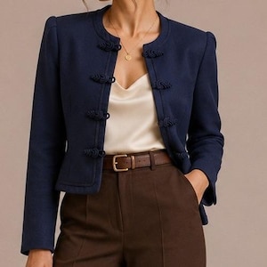 Vintage Marinblå Linnejacka med Grodknäppning Militärstil Liten