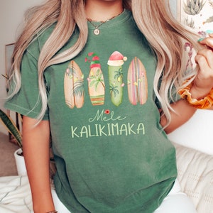 Mele Kalikimaka, Beach Christmas Shirt Comfort Colors, Hawaiian Christmas, Coastal Christmas TShirt, Surfboard Christmas T-Shirt Hawaii Xmas