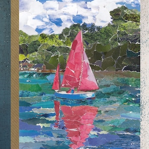 Velas rojas en el río Helford, Cornualles: tarjeta de felicitación en blanco, collage de papel
