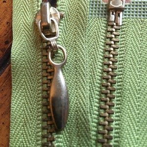 20 pouces Spring Green Zipper w / # 4.5 Solid Brass Teardrop Pull ~ fermeture à glissière séparatrice ~