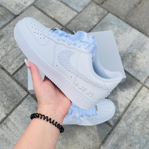 "Hochzeits-Braut-Sneaker mit Perlen - Air Force 1 Wedding Sneaker - Hochzeitsschuh für die BRAUT (Braut)"