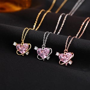 S999 Crystal Pink Heart Necklace Dainty Heart Pendant Necklace Celestial Princess Necklace Japanese Anime Accessory Heart Locket Necklace