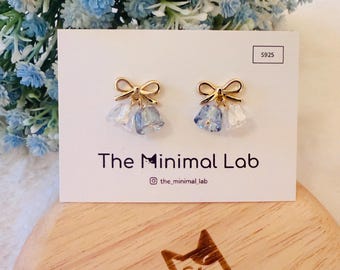 Bengel bruiloft oorbel blauw bruiloft sieraden blauwe bel oorbel gouden strik oorbellen sierlijke bel oorbel lichtgewicht minimalistische oorbel goud blauw