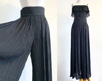 Vintage Mary McFadden black plisse palazzo pants micro pleated wide leg trousers banded high waist flowy silky satin crinkle 1980s small med