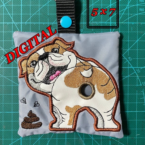 ITH English Bulldog Poop Taschenspender Maschine Stickerei Design. Poop Bag Halter Muster. Poop Bag Spender digitales Design. Reifen 5x7