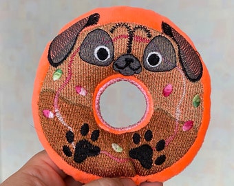 ITH Mops Donut Spielzeug Stickdatei. Spielzeugmuster Stickdatei Stuffie. Gefüllter Mops Donut im Hoop Spielzeug. Für den Hoop 5x7