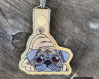 Diseño de bordado a máquina para llavero ITH Pug: Pestaña a presión de 4x4 (descarga digital)