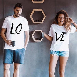 Gratis hand geschreven tekst LO-VE Paar T-shirts