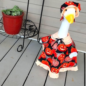 Lighted Pumpkin Halloween Goose Outfit - Fits 23-25&quot; Goose
