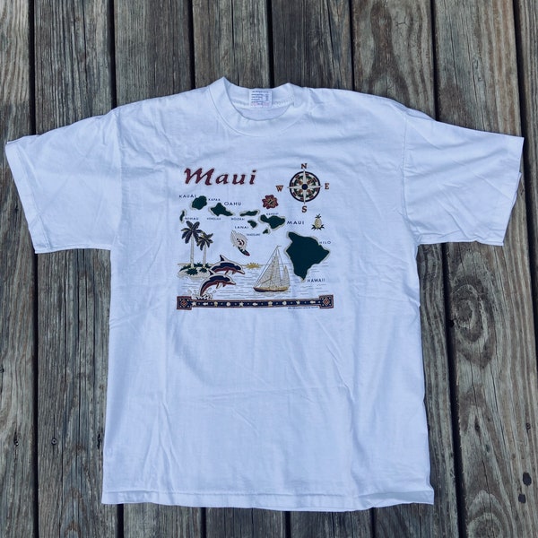 Vintage white T-shirt single stitch. Made in the USA. Sof tee label. All the islands are listed and pictured. Maui. Kauai. Oahu. Nihau.