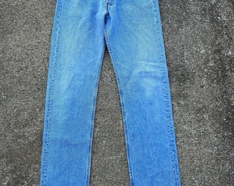 Vintage Levi's Button Fly 501 28x32.5 (Tag 30x34) 100% Baumwoll-Denim-Jeans. Hergestellt in den USA 07/1994. Leicht ausgewaschen und ausgeblichen. Unglaublich weich.