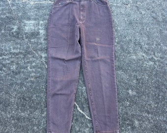 Vintage 80s 90s Lee Riveted high waisted 31x30(tag 16 M) 100% cotton denim jeans. Originally a womens jean but appropriate for all genders.