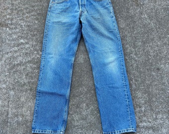 Vintage 90er Levi's 501 Knopfleiste 29x29 (Etikett 31x30), Jeans aus 100 % Baumwolle. Hergestellt in den USA 02/1997. Schön verblasst. Whiskers. So weich. Schöne Kleidung