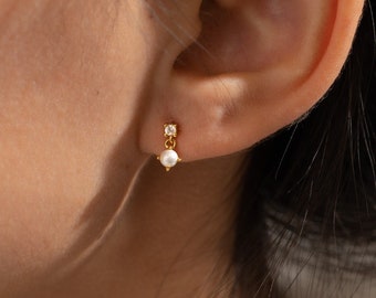 Pendientes de perla y diamantes de Babeina: delicados y elegantes pendientes para el día a día, pequeños pendientes de perla en oro de 18 quilates, regalo de Navidad para mamá.