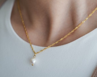 18K Gold Pearl Necklace, Minimalist Pearl Necklace, Dainty Pearl Necklace, Bridesmaids Jewelry,  Christmas Gift or her