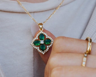 Gold Filled Emerald Clover Necklace, Four Leaf Clover Pendant, Good Luck Necklace, Green Clover Charm, Flower Jewelry, Clover Necklace Green