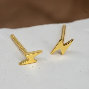 Pendientes de botón con forma de rayo de Babeina, delicados pendientes de oro para el trago, minimalistas, regalo para ella, regalo de Navidad.