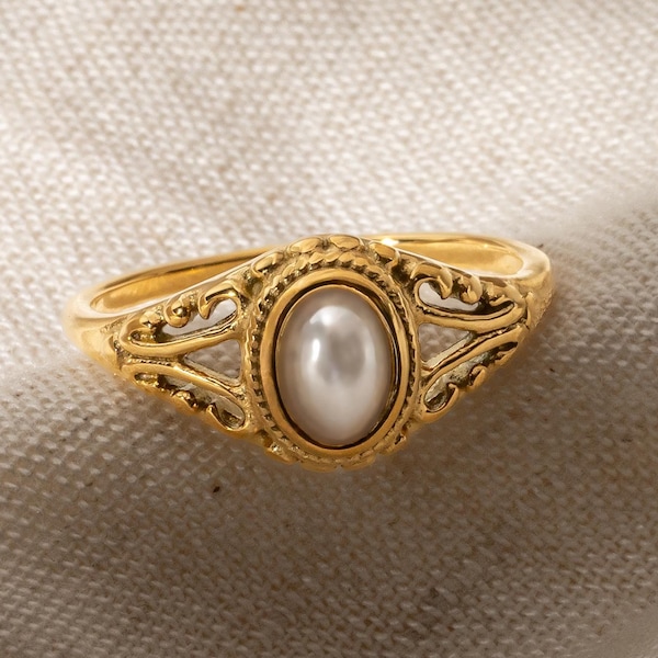 18K Gold Victorian Pearl Ring, Vintage Pearl Ping, Statement Ring, Engagement Ring, Freshwater Pearl Ring, Christmas Gift, Gift for her