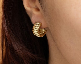 Gold Thick Hoop Earrings, Perfect Everyday Look, Bold Gold Hoop Earring, Dainty Hoop Earrings, Gold Ribbed Hoops, Christmas Gift for her