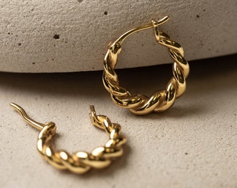 Aros trenzados de oro de 14 k, aretes minimalistas, aros de plata, regalo de cumpleaños, regalo para ella, aros pequeños con forma de croissant, regalo para mamás