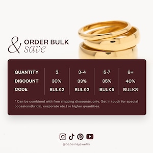 K&ouml;nnte beinhalten: Eine Grafik, die Mengenrabatte f&uuml;r Schmuck zeigt. Die Grafik zeigt einen Stapel goldener Ringe und eine Tabelle mit der Menge, dem Rabatt und dem Code f&uuml;r jede Rabattstufe. Der Text lautet "Bestellen Sie in gro&szlig;en Mengen und sparen Sie".