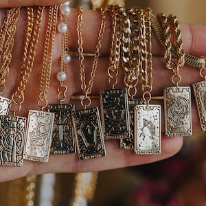 Collar de cartas del Tarot • Collar de bruja • Rueda de la fortuna • La estrella • El sol • Joyas místicas • Regalo de Navidad para ella