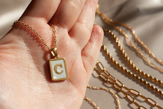 Pearly Initial Necklace O / Without Chain