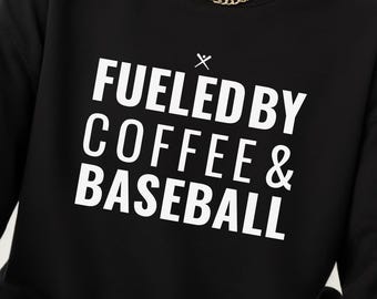 Sweat-shirt sport personnalisé Fueled By Coffee, col rond personnalisé pour maman sportive, nom personnalisé ou numéro sur la manche, maman tennis, maman baseball, personnalisé