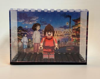 Minifigura personalizada de El viaje de Chihiro con expositor personalizado incluido
