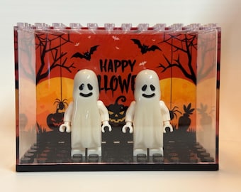 Minifiguras personalizadas de Feliz Halloween con expositor personalizado incluido.