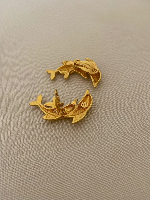 80s Gold Tone Dolphin Clip-on Earrings - image 3