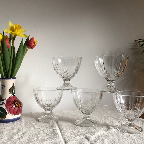 Set of five Vintage French Dessert Bowls | Vintage Sundae Bowls | Cut Glass Bowls | Luminarc Pudding Bowls