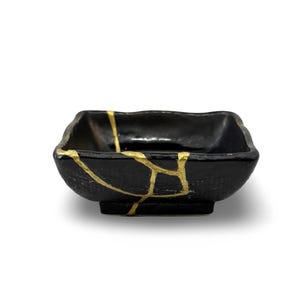 Mini “Akachan” Kintsugi - Small square Bowl Matt black rim w high gloss centre * ****Display Only ****