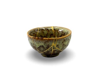 Small Kintsugi - Treasures of The Silk Road - small Kintsugi moss green Serpent teacup - * DISPLAY ONLY*