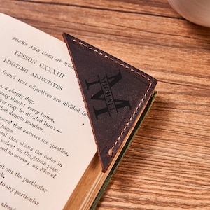 Leather Corner Bookmark | Personalizaed Bookmark | Leather Gift | Anniversary Gift | Book Lover Gift | Bookmark for Women | Mens Bookmark