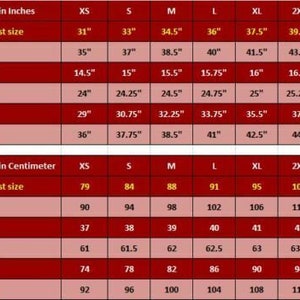 Puede incluir: Tabla de tallas de chaquetas, mostrando medidas en pulgadas y cent&iacute;metros. La tabla incluye medidas de contorno de pecho, pecho, hombro, manga, cintura y bajo, de XS a 3XL, para una gu&iacute;a de tallas.