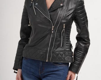 Handgemaakt zwart schapenvacht leren bikerjack dames | Dames slim fit motorjack met zwarte diamant gewatteerde echt leren motorjas