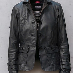 Blouson/manteau de motard fait main pour femme en cuir d'agneau véritable, coupe ajustée, coupe ajustée en cuir souple pour femme