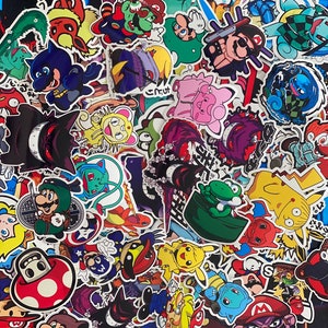 Könnte beinhalten: Eine Sammlung bunter Aufkleber mit Figuren aus beliebten Videospielen, Anime und Cartoons. Die Aufkleber zeigen Figuren wie Mario, Pikachu und verschiedene andere erkennbare Figuren.
