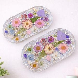 Resin Blumen Schmuckschale - Handgemachte botanische Ringschale mit gepressten Blumen