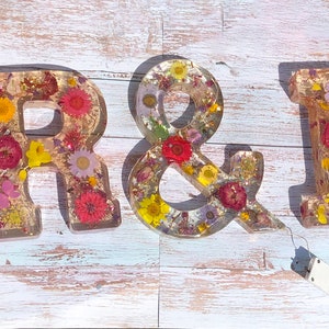Gepresste Blumenharzbuchstaben / Freistehende Leuchtbuchstaben für Regal / Handgefertigtes Geburtstagsgeschenk / Große 6 A-Z personalisierte Buchstaben Bild 8