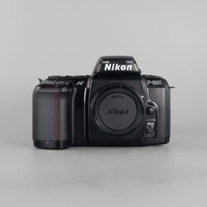 Appareil photo reflex argentique 35 mm Minolta DYNAX 30 boîtier argenté