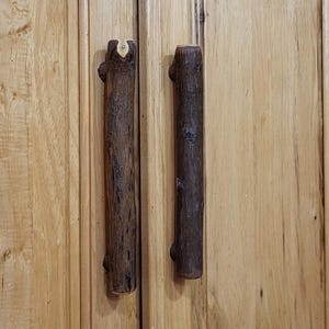 Rustikaler Hickory Bark-On Möbelgriff: Cabin Cottage Decor
