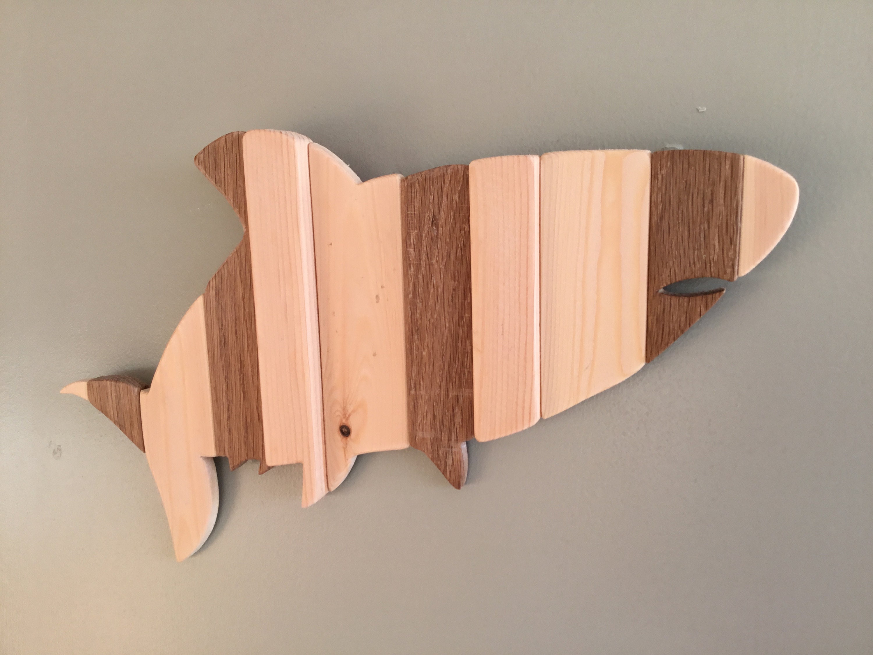 Tiburón de madera colgante de pared hecho con 3 tipos | Etsy