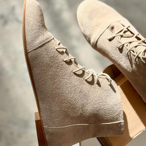 Greta - Skórzane botki do kostki, Damskie botki do kostki, Koniakowe sznurowane buty do kostki, Retro botki do kostki, Eleganckie buty, Buty Anna Maratti zdjęcie 4
