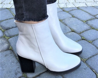 Bottes en cuir Aida,Bottines,Bottes blanches,Bottes pour femmes,Bottes à talons blocs,Bottes blanches,Bottes pour femmes taille plus, bottes pour femmes de taille 12,Chaussures pour chevilles